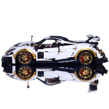 Tongshengju Building the 1:8 Pagani Huayra model with 3428 bricks